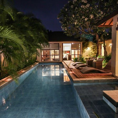 Samana Villas Legian Exteriör bild